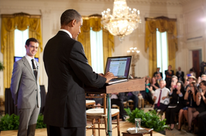 English: Jack Dorsey and Barack Obama at Twitt... English: Jack Dorsey and Barack Obama at Twitt...